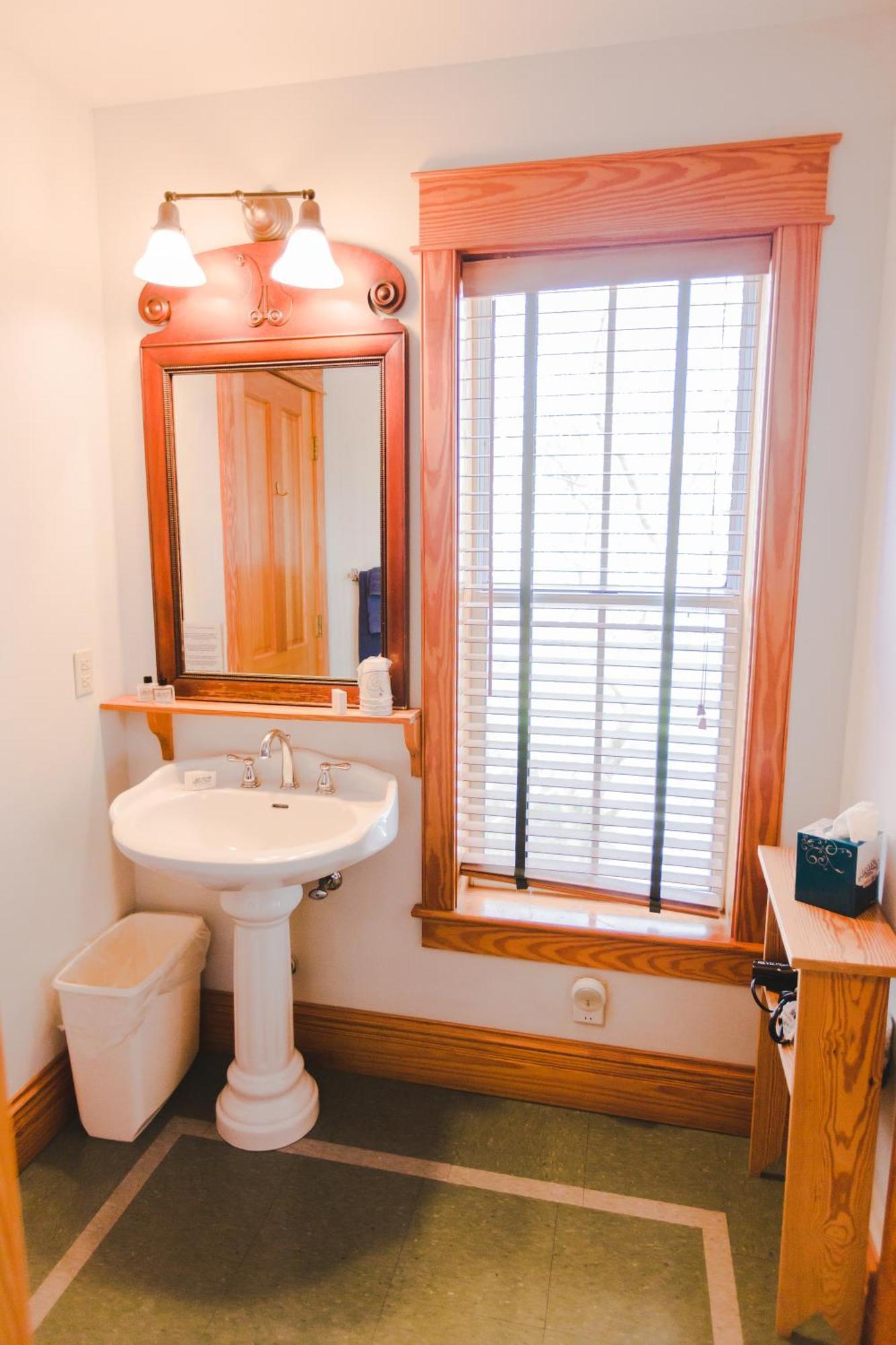 Roanoke Island Inn Мантео Номер фото